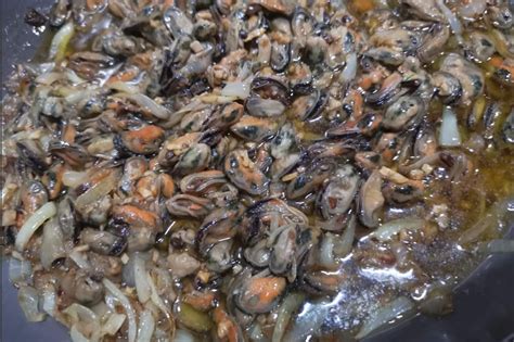 Alas Juicy Adobong Tahong Honest Review .